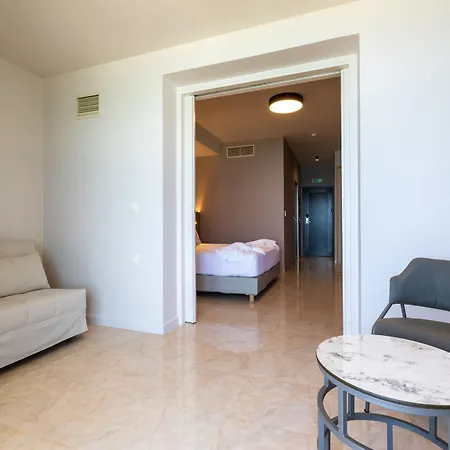 Agelia Hotel